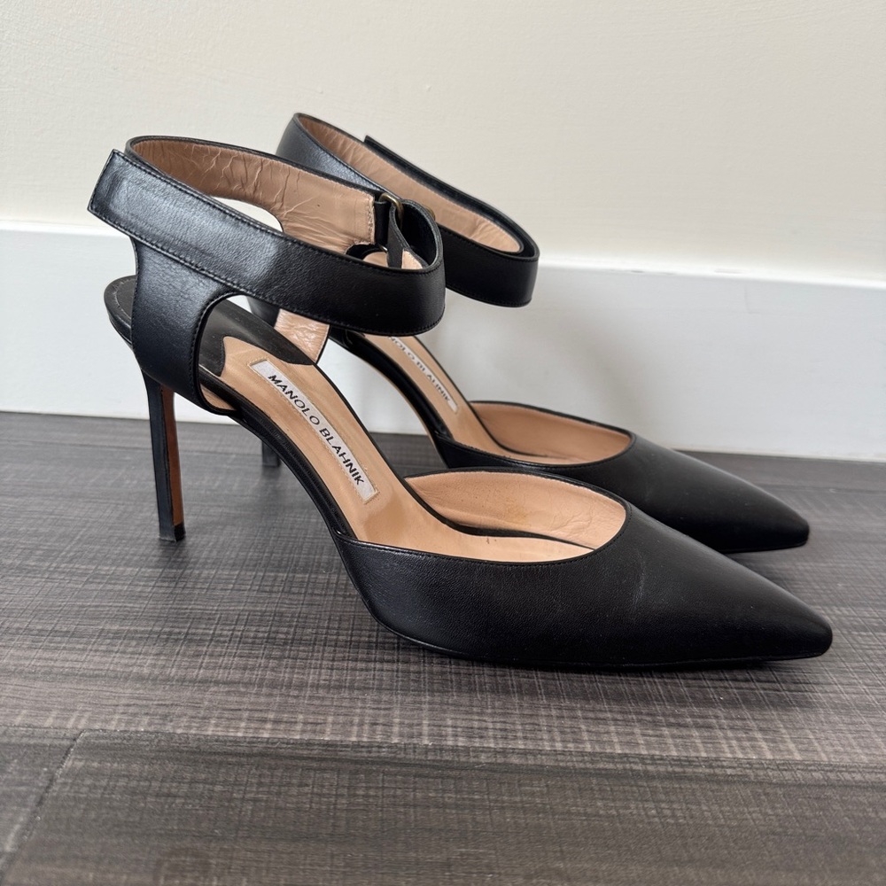 MANOLO BLAHNIK strappy heels